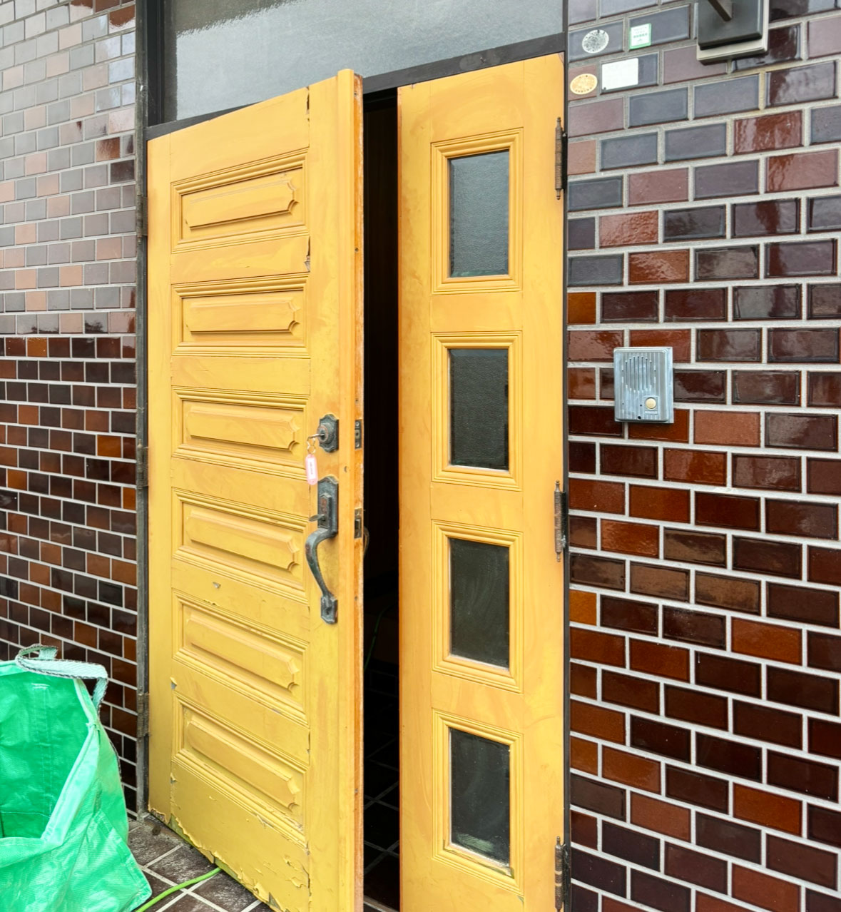 玄関ドア交換施工例1